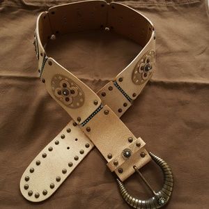 VINTAGE HIPPIE GIPSY ITALIAN LEATHER BELT🌻🌻🌻🌻